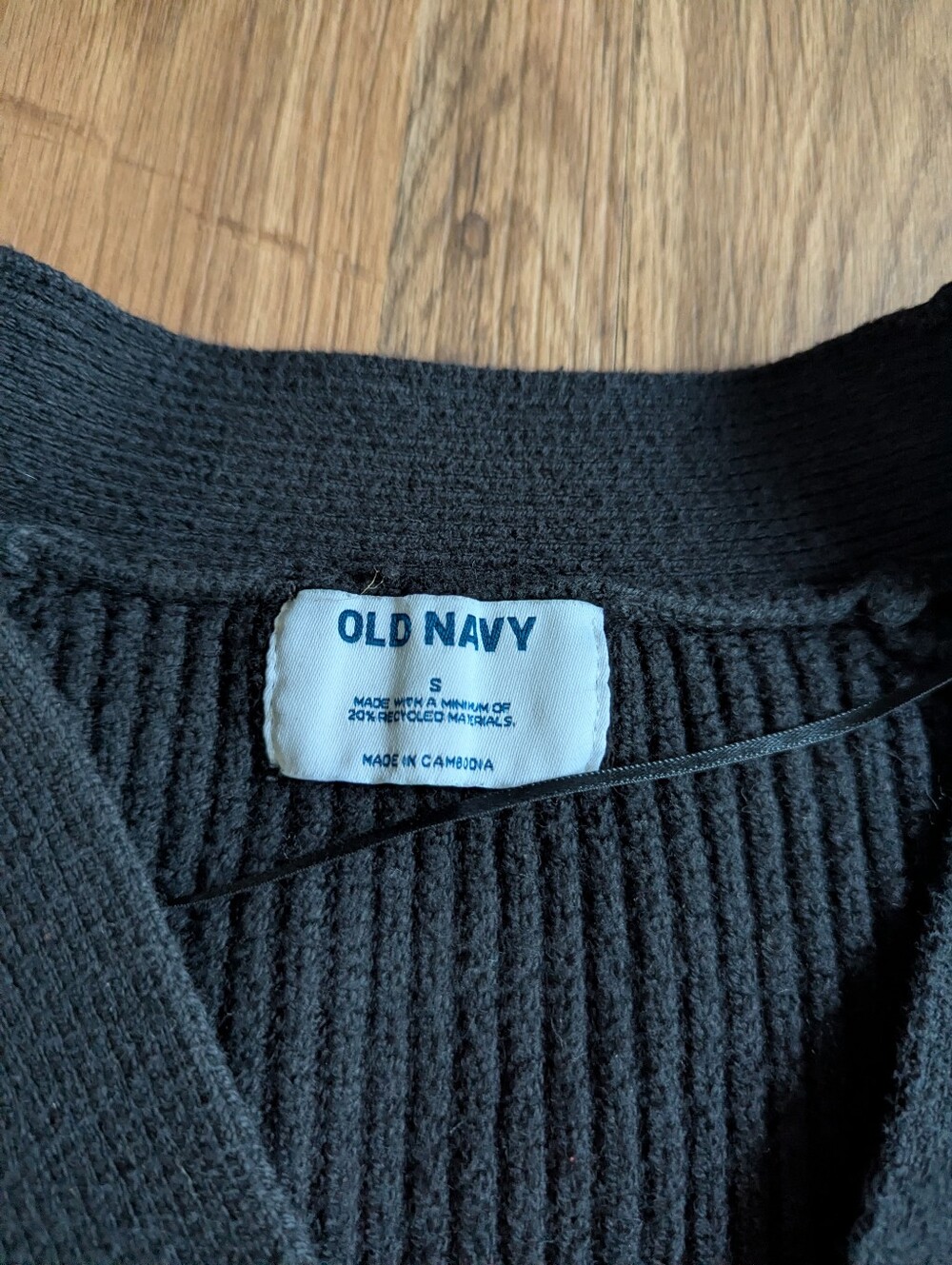 Old Navy Black Ribbed V-Neck Button-Up Cardigan Sz S - Picture 4 of 6